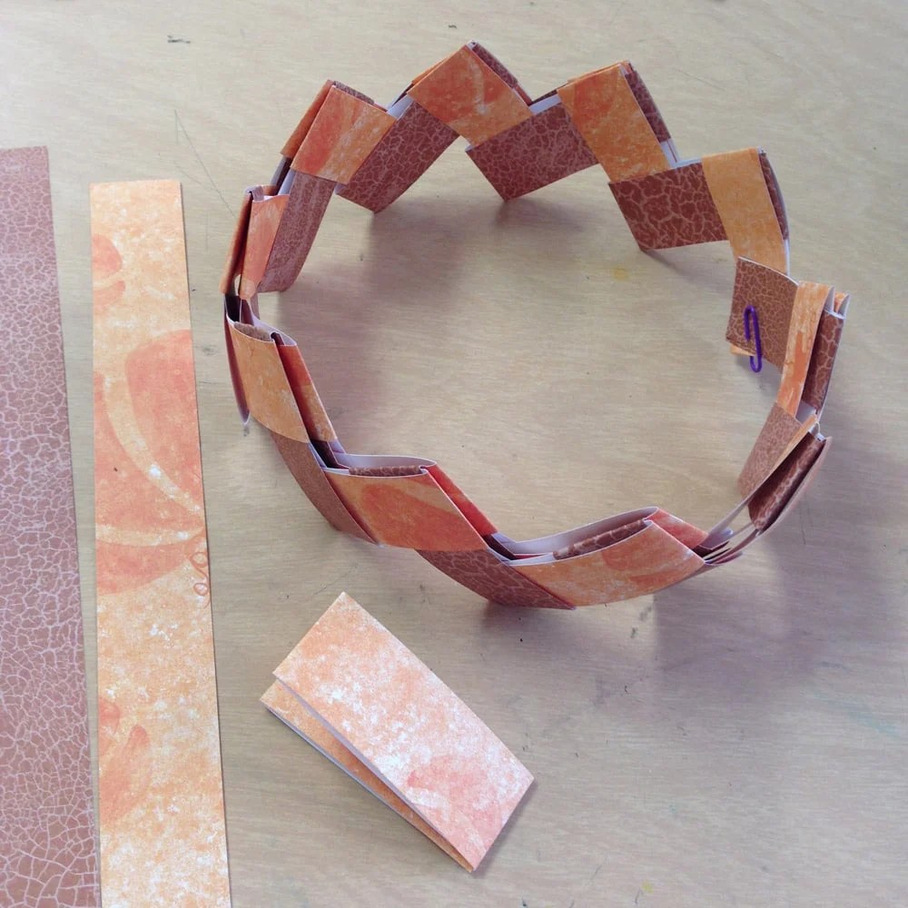 Paper Crafts How to make a Gum Wrapper Chain Tutorial