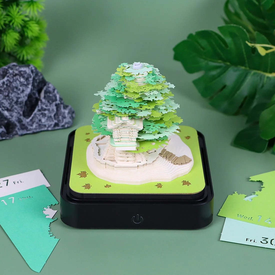 Green Tree (With Light &amp; Calendar 2026) artropad