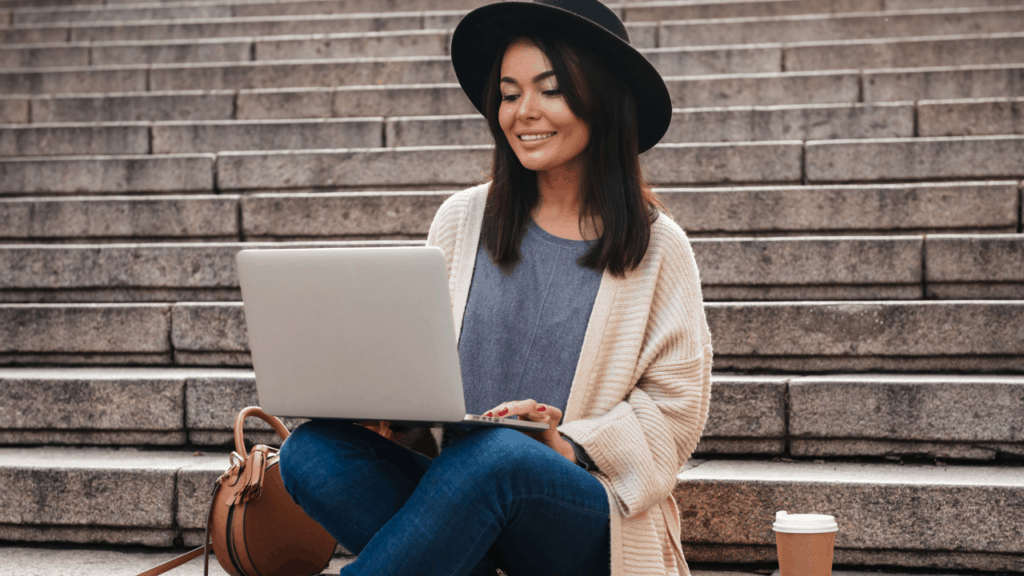 16 Virtual Assistant Jobs For Beginners To Make Money in