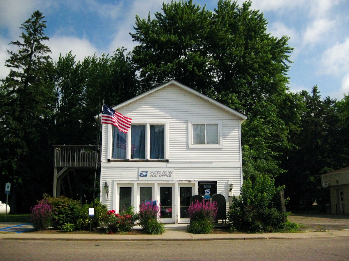 How can we newly understand the dynamic nature of the vernacular