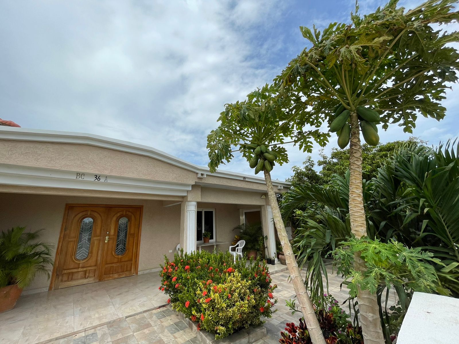 Boegoeroei 36A House with big apartment Aruba Real Estate Listings