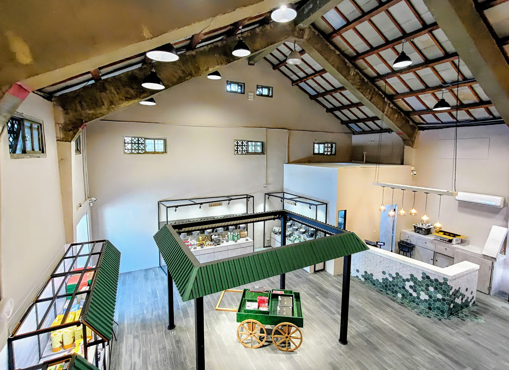 嘉義景點【中埔穀倉農創園區穰穰直賣所】買在地青農的特色商品、喝一杯新鮮現打果汁