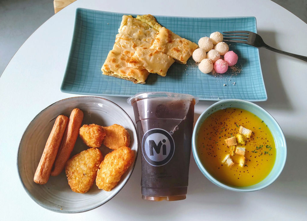 彰化早午餐【莫尼早餐溪湖店】餐點選擇多樣，用餐空間寬敞舒適