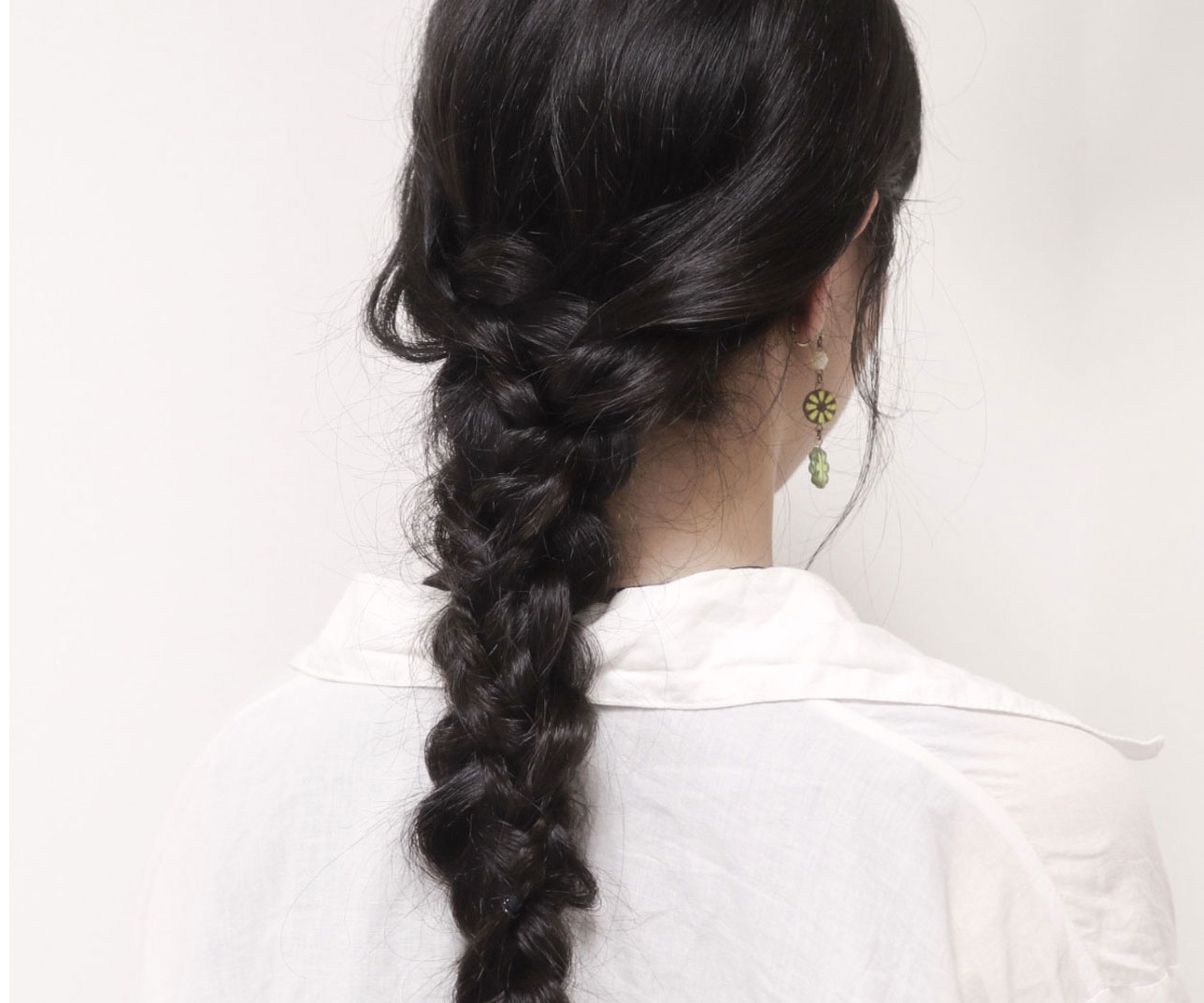 三つ編みだけで！簡単なのに華やか「編みおろし」ヘアの作り方 朝時間.jp