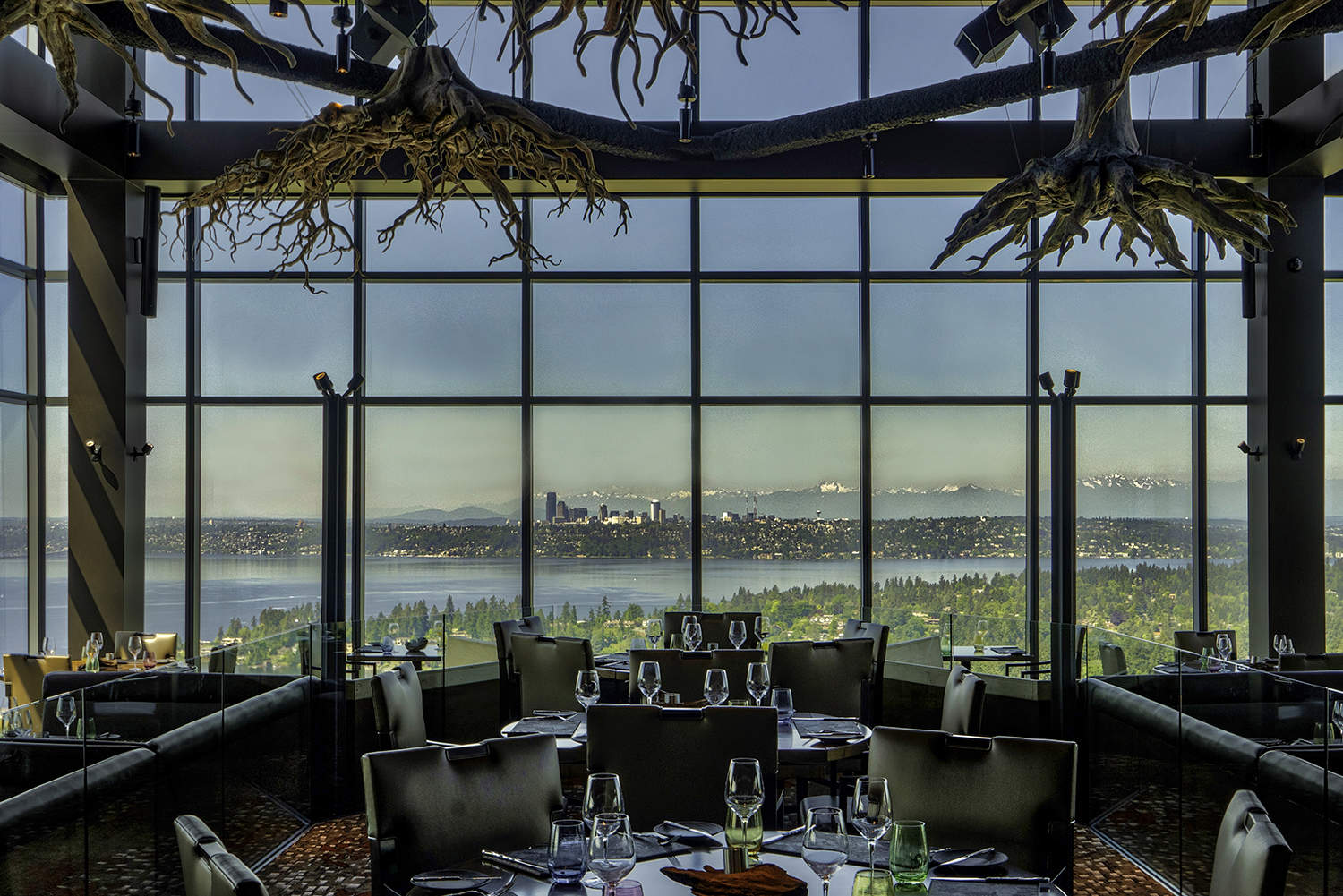 Elevated Dining with Panoramic Views of the Pacific Northwest Ascend