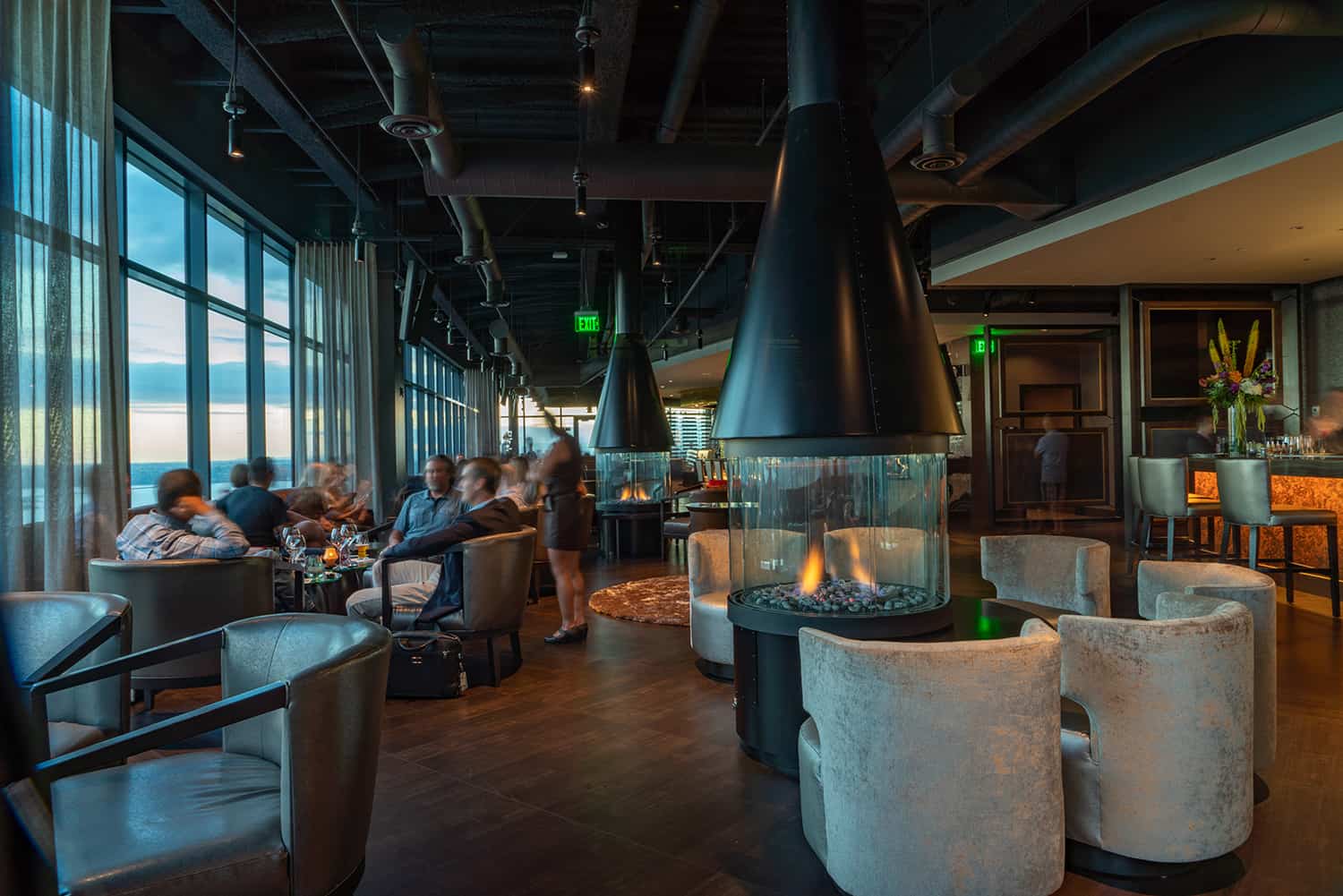 Elevated Dining with Panoramic Views of the Pacific Northwest Ascend