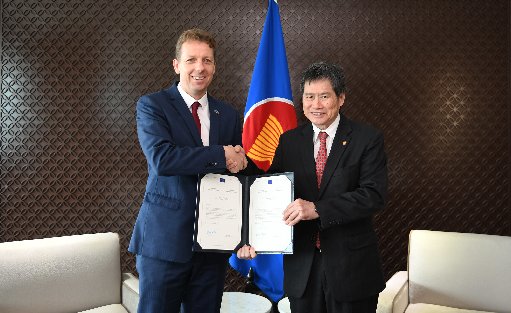 Ambassador of the European Union to ASEAN presents credentials ASEAN