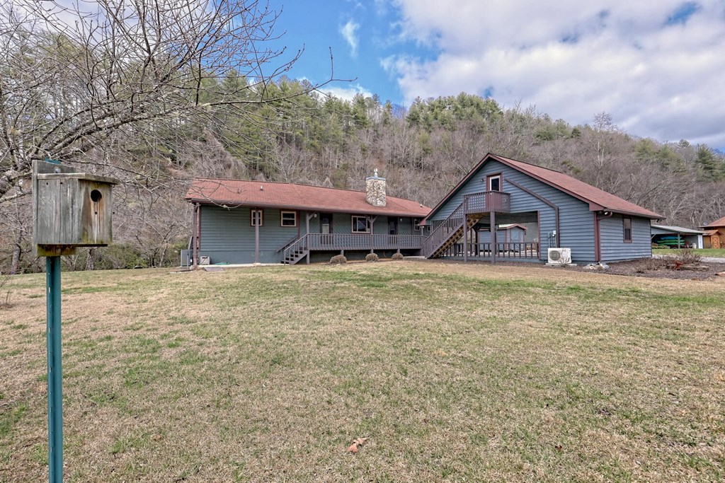 691 Riverbend Drive,Hayesville,NC , US Blue Ridge, / Home for