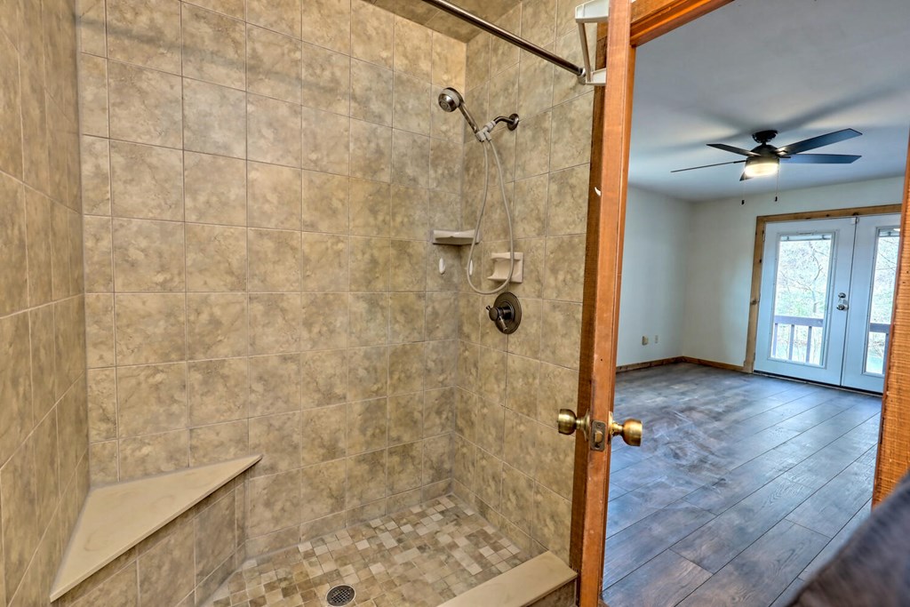 691 Riverbend Drive,Hayesville,NC , US Blue Ridge, / Home for