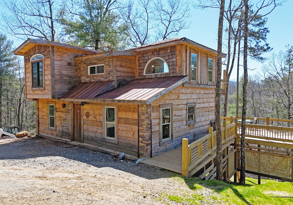 154 Community Hill,Blue Ridge,GA, US Blue Ridge, / Home for Sale North Cabins