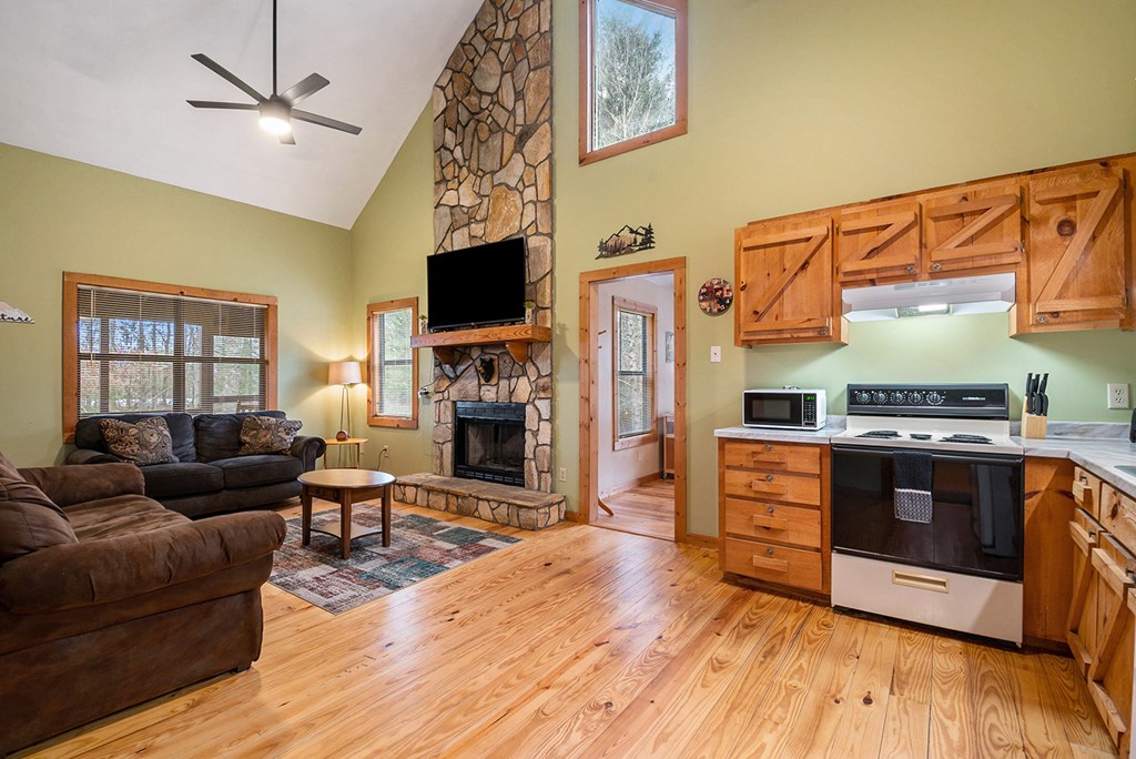 60 CARROLL RD,Blairsville,GA, US Blue Ridge, / Home for Sale