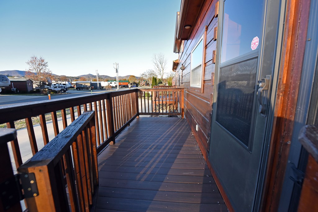 185 Golden Nugget Road,Blairsville,GA, US Blue Ridge, / Home