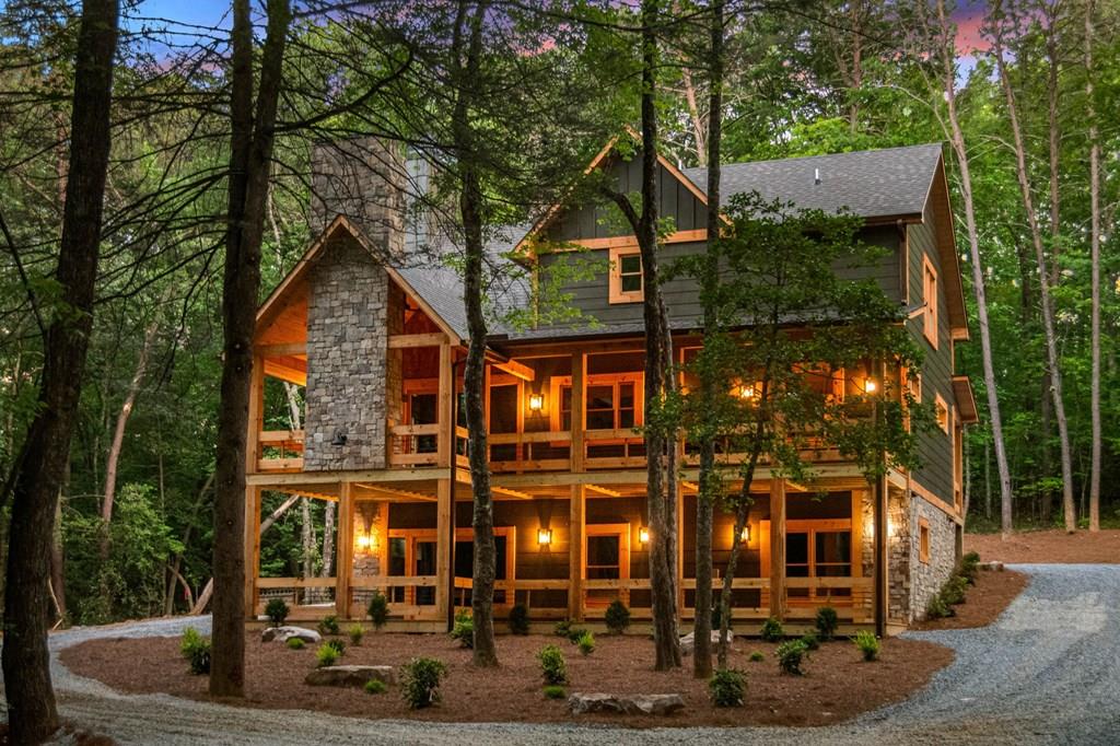 North Mountain McCaysville Log Cabins/Homes for Sale