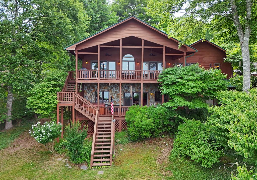 North Mountain Lakefront Log Cabins/Homes for sale