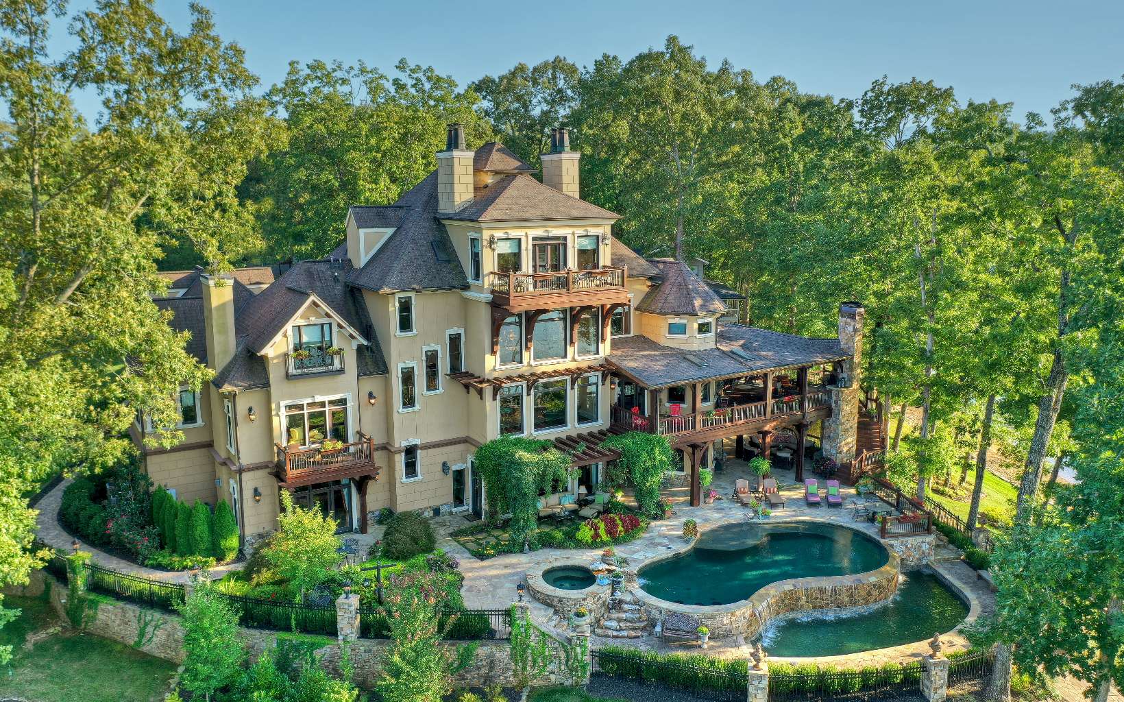 North Mountain View Log Cabins for sale