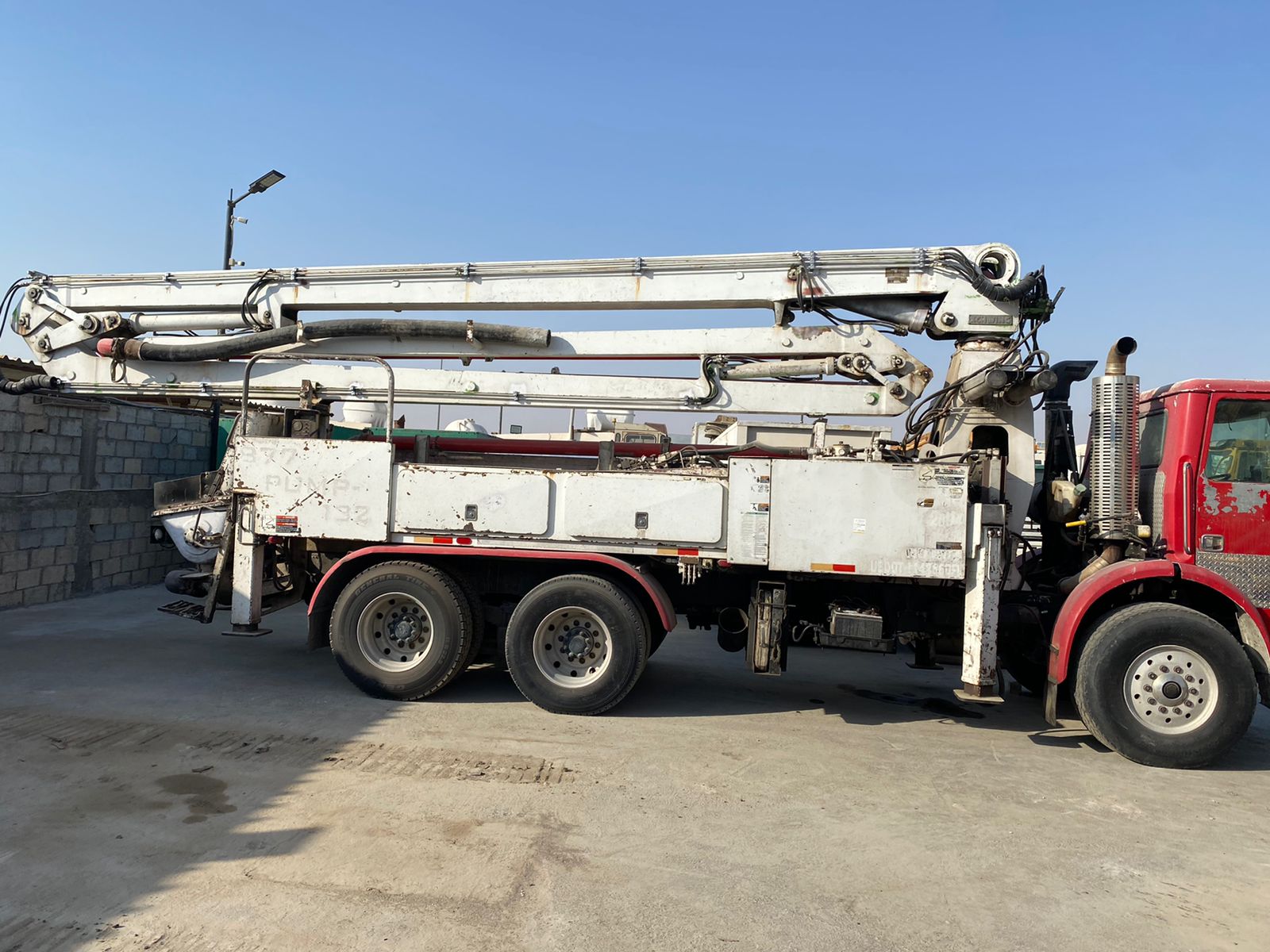 1995 SCHWING KVM 28M CONCRETE PUMP MOUNTED ON VOLVO TRUCK Abdulla