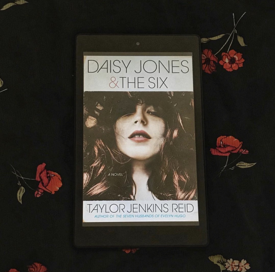 Review Daisy Jones and The Six Asha Reads