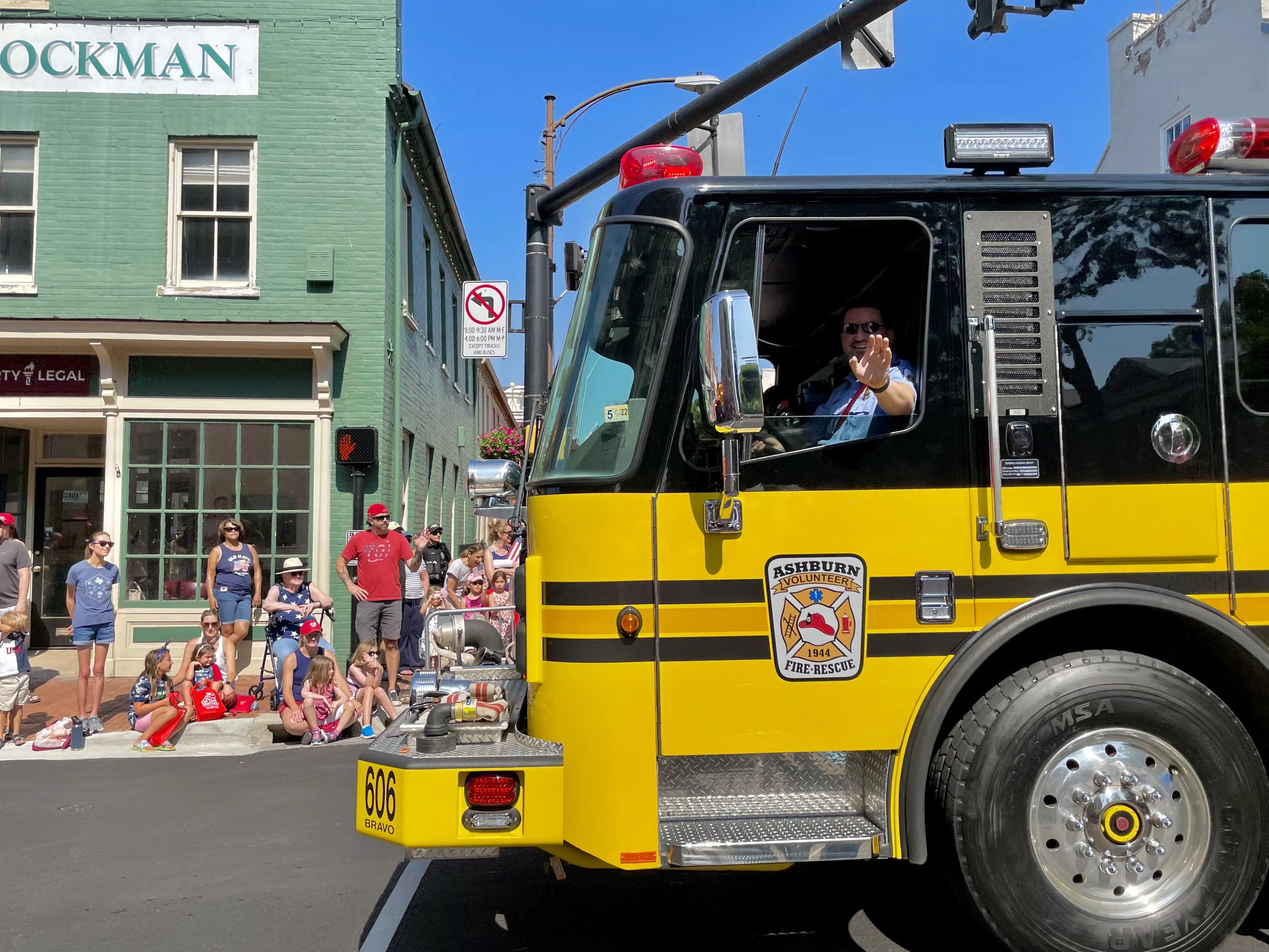 Christmas Parade 2023 In Ashburn, Va Leesburg 4th of July Parade Photos Ashburn Volunteer Fire and Rescue