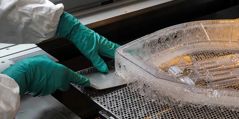 DIFFERENCE BETWEEN TRANSPARENT AND TRANSLUCENT MATERIALS