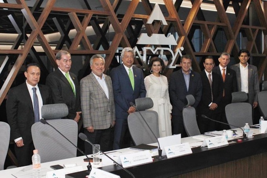 Tienen distribuidores de autos del Edomex nuevo dirigente Víctor