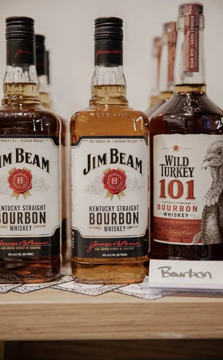 Bourbon vs Tennessee Whiskey Difference and Comparison