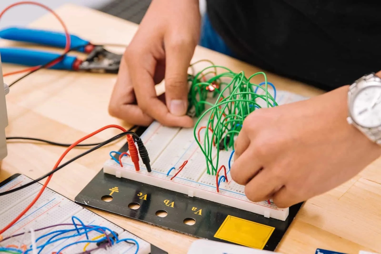 Mechanical vs Electrical Engineering Difference and Comparison
