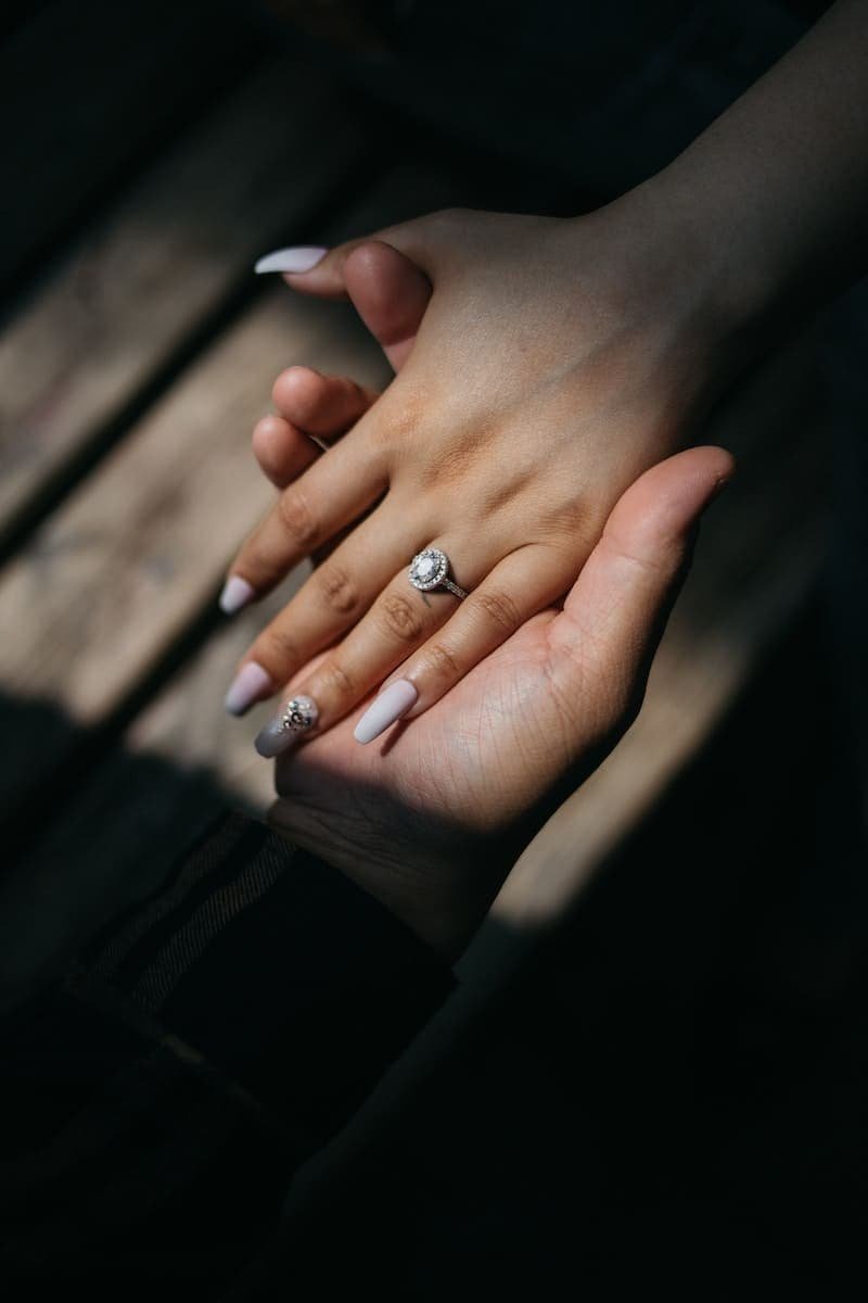 Engagement Ring vs Wedding Ring Difference and Comparison