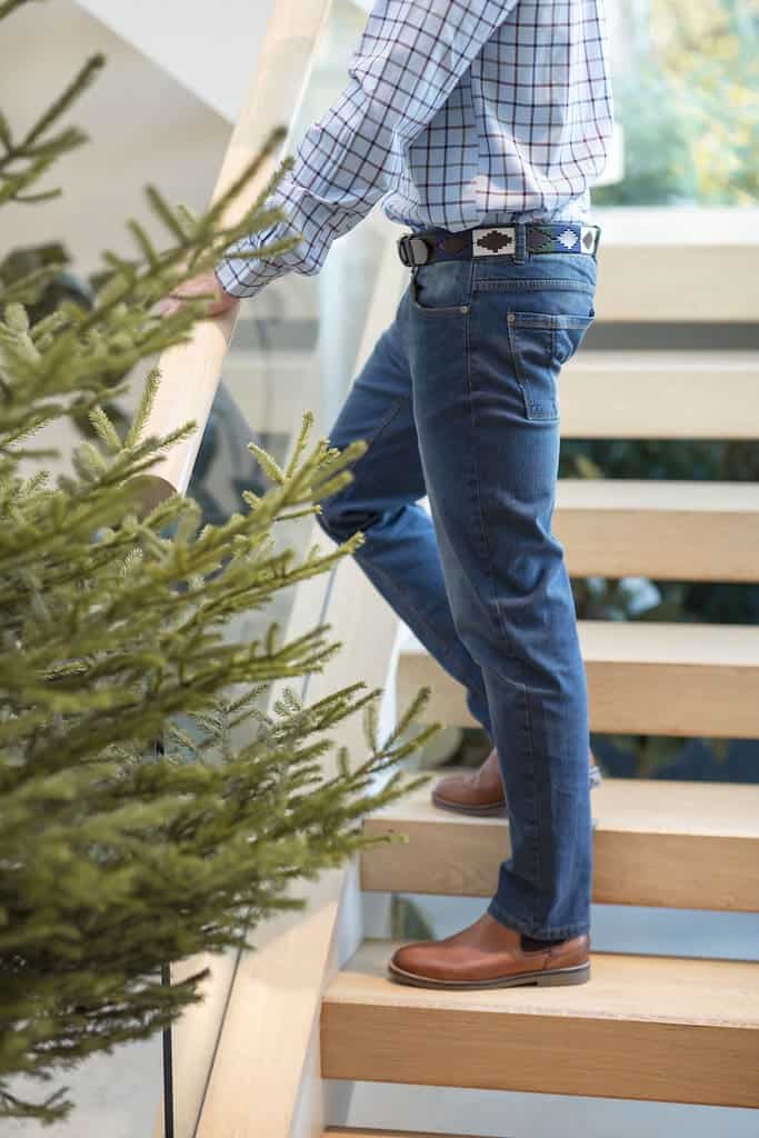 Mom Jeans vs Straight Leg Difference and Comparison