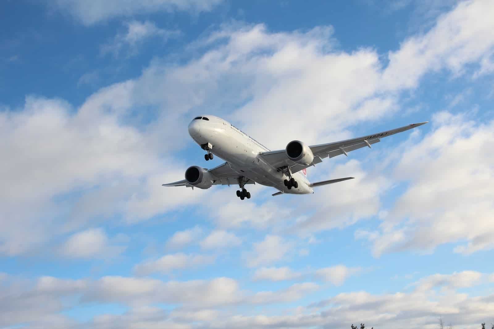 Aircraft vs Aeroplane Difference and Comparison
