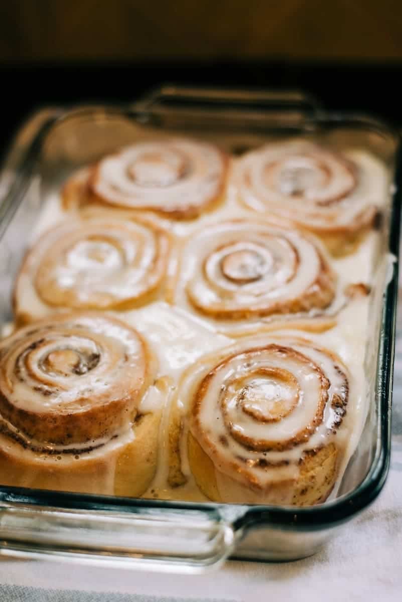 Cinnamon Bun vs Roll Difference and Comparison