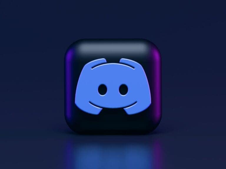 Discord vs Reddit Difference and Comparison