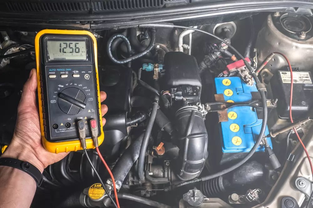 How to Use Voltmeter on Car Battery Easy Steps & Tips