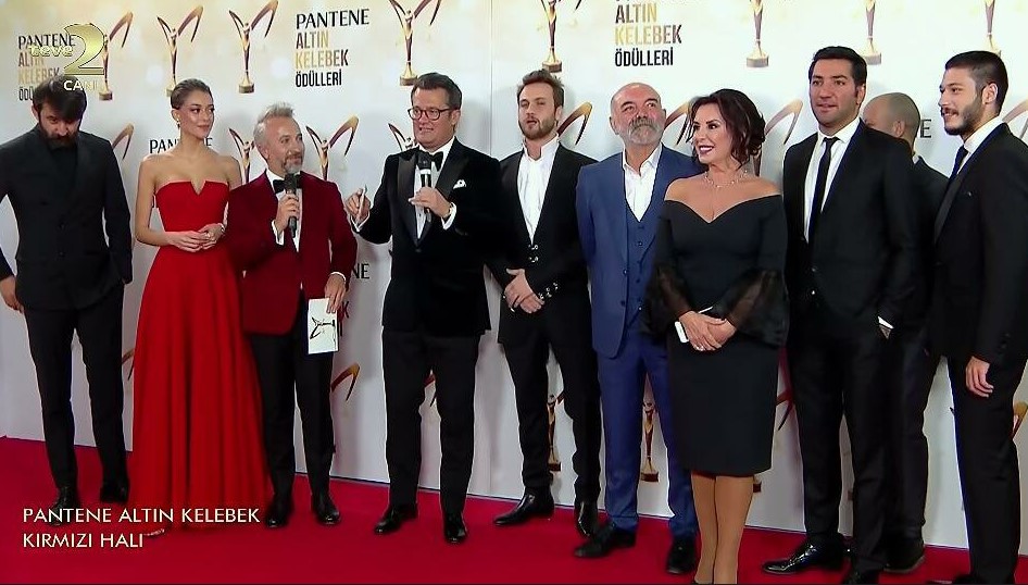 Aslı'nın Sureti ] Pantene Altın Kelebek Ödülleri'nde Çukur Damgası