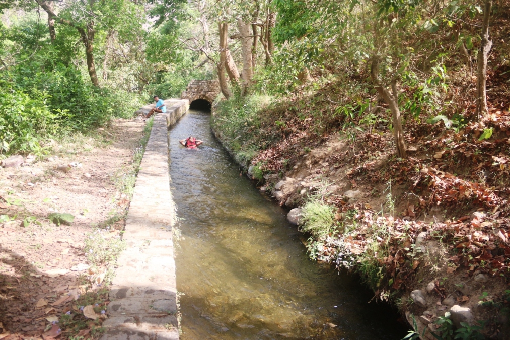 BODY SURFING WHY WOULD I NEED A LIFE JACKET IN 2 FEET DEEP WATER? A