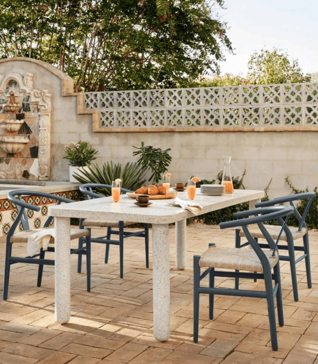Mix and Match Outdoor Furniture Materials A Space to Call Home