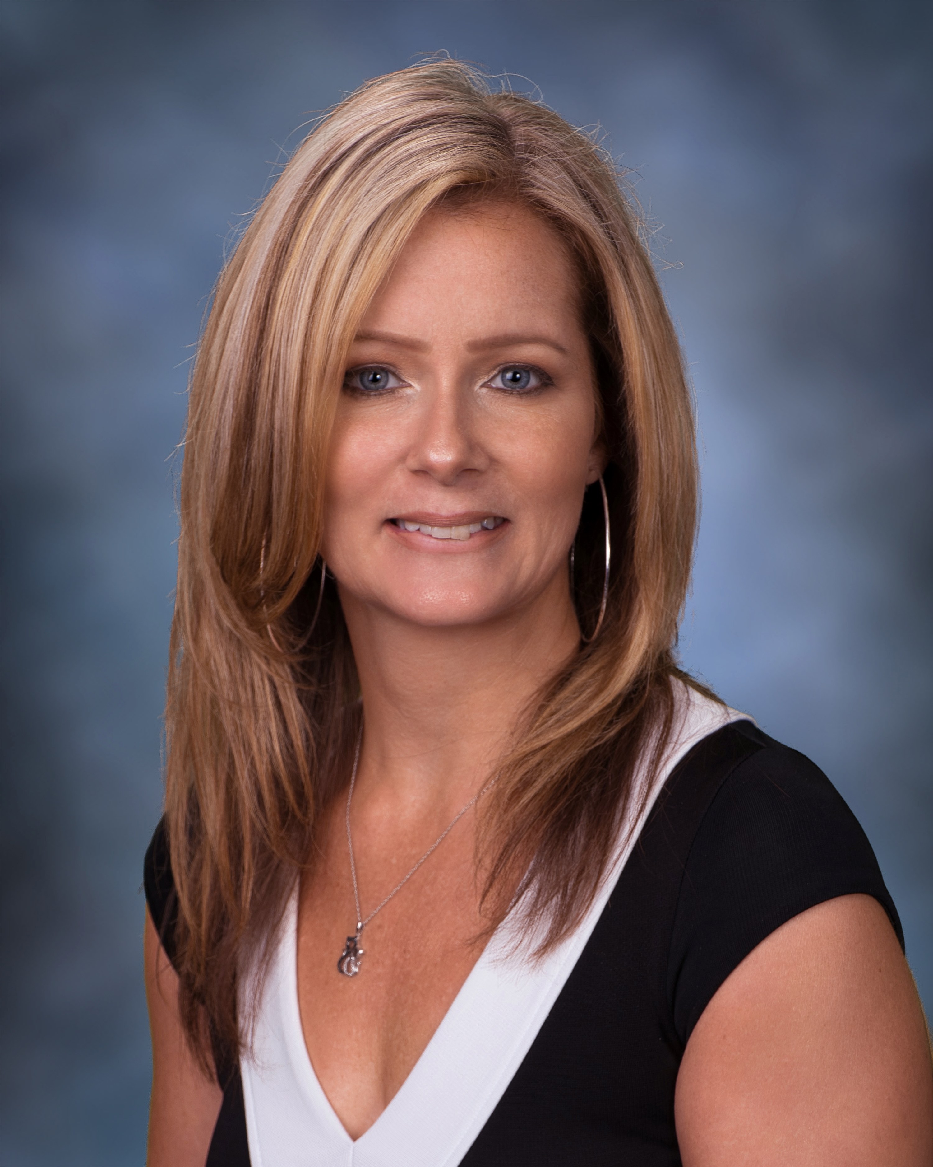 A BEHIND THE SCENES LOOK AT A RECENT HEADSHOT PHOTO SESSION. ASPER