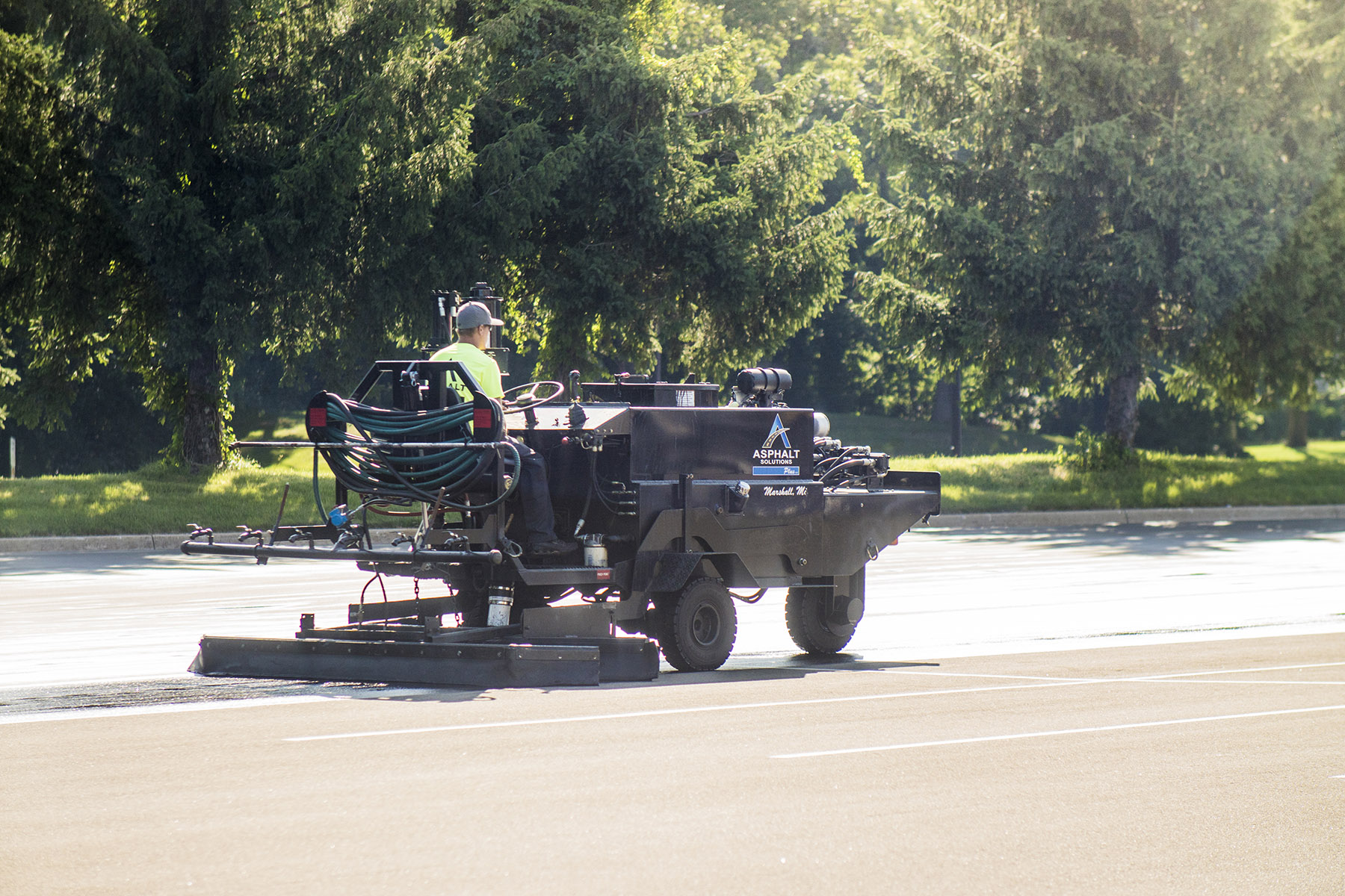 Sealcoating Battle Creek, Lansing, Kalamazoo and Jackson, MI Asphalt