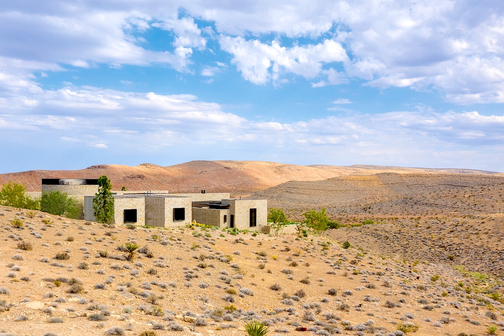 This Las Vegas Retreat Combines A FiveStar Sensibility With A Love Of