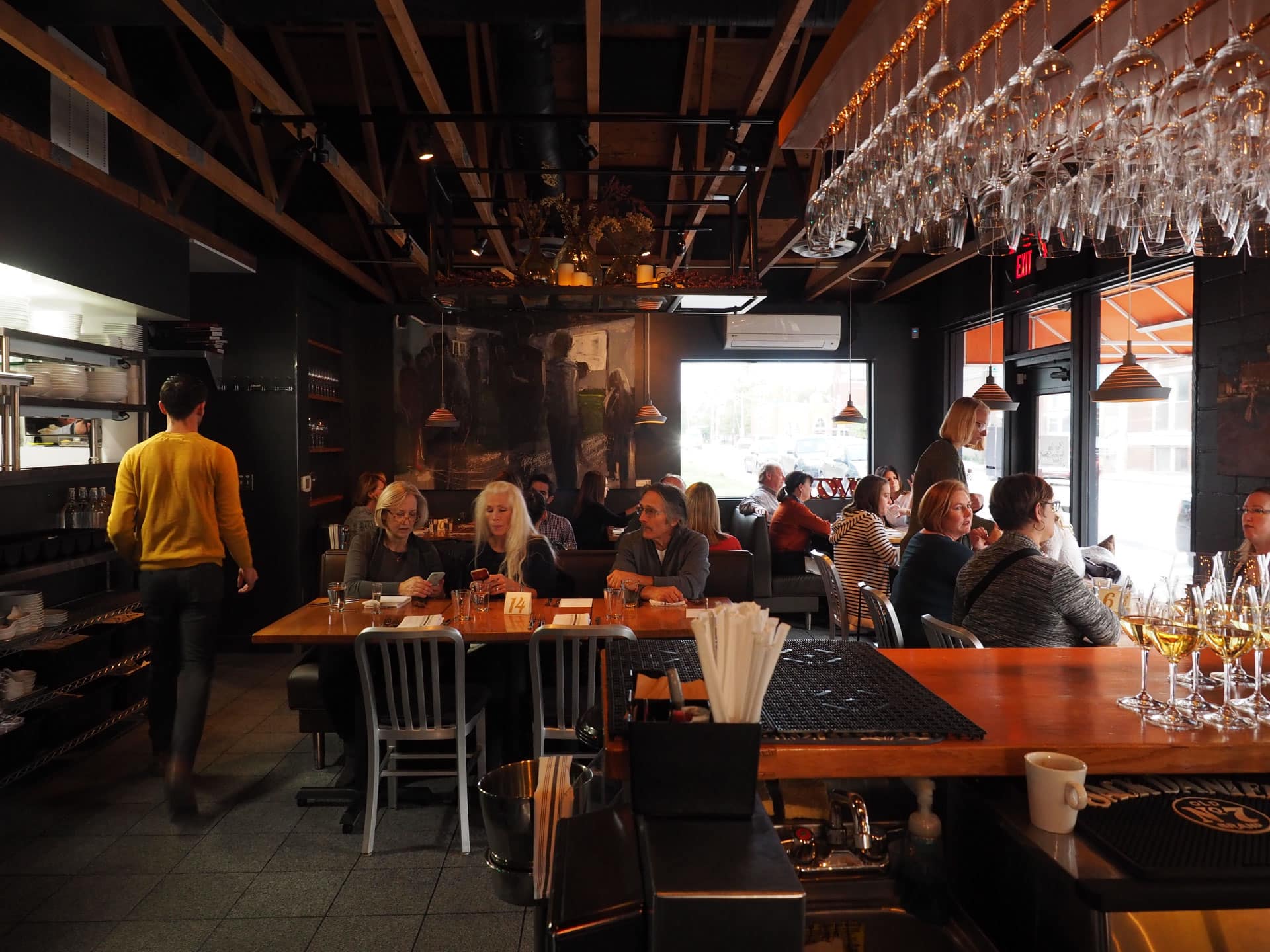 Indianapolis Wine Bars To Check Out Aspiring Winos