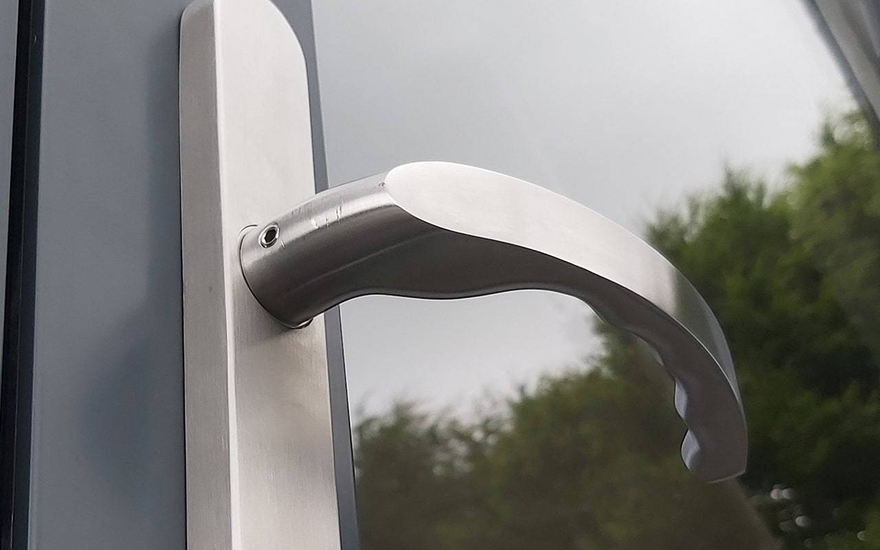 Stainless Steel Ergonomic External Lever Door Handle on Backplate BLU