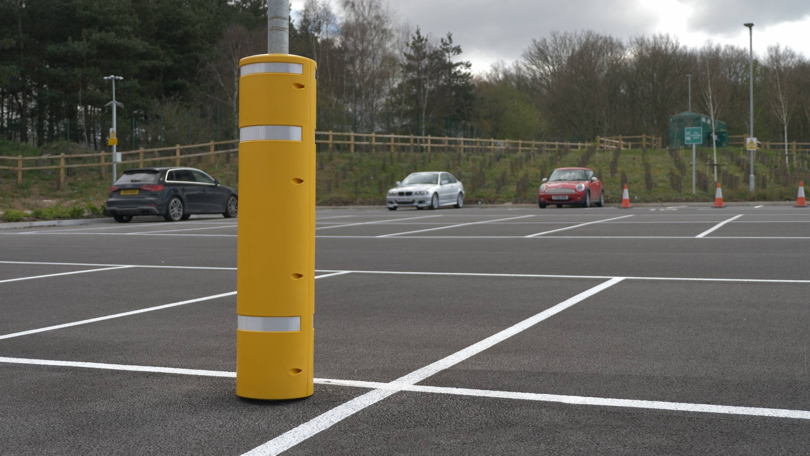 Sign / Lamp Post Wrap Brandsafe NBS BIM Library