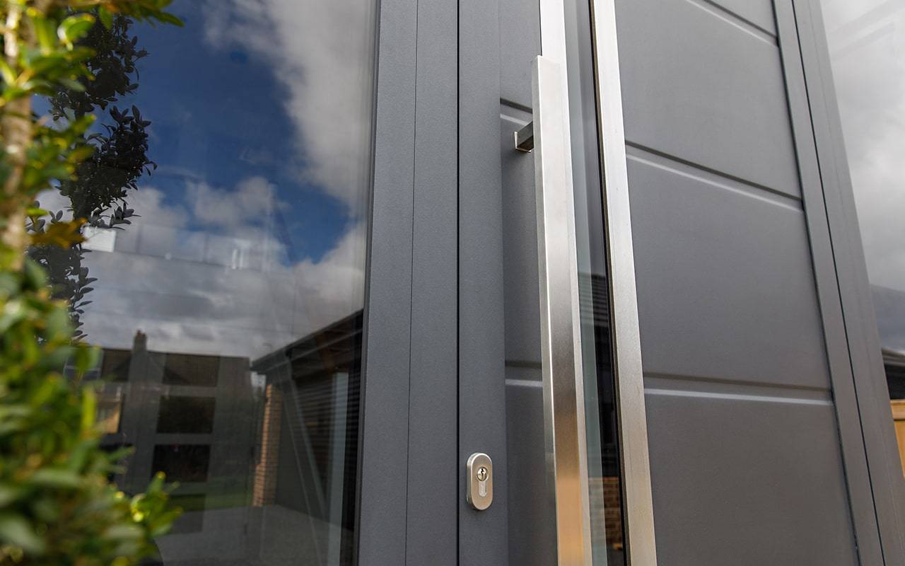 Stainless Steel Inline Rectangular 'T' Bar Front Door Pull Handle BLU