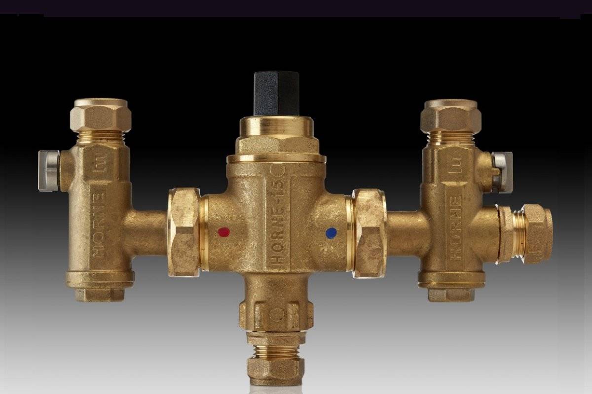 Thermostatic Mixing Valve with Isolating Valves and 4th Connection to