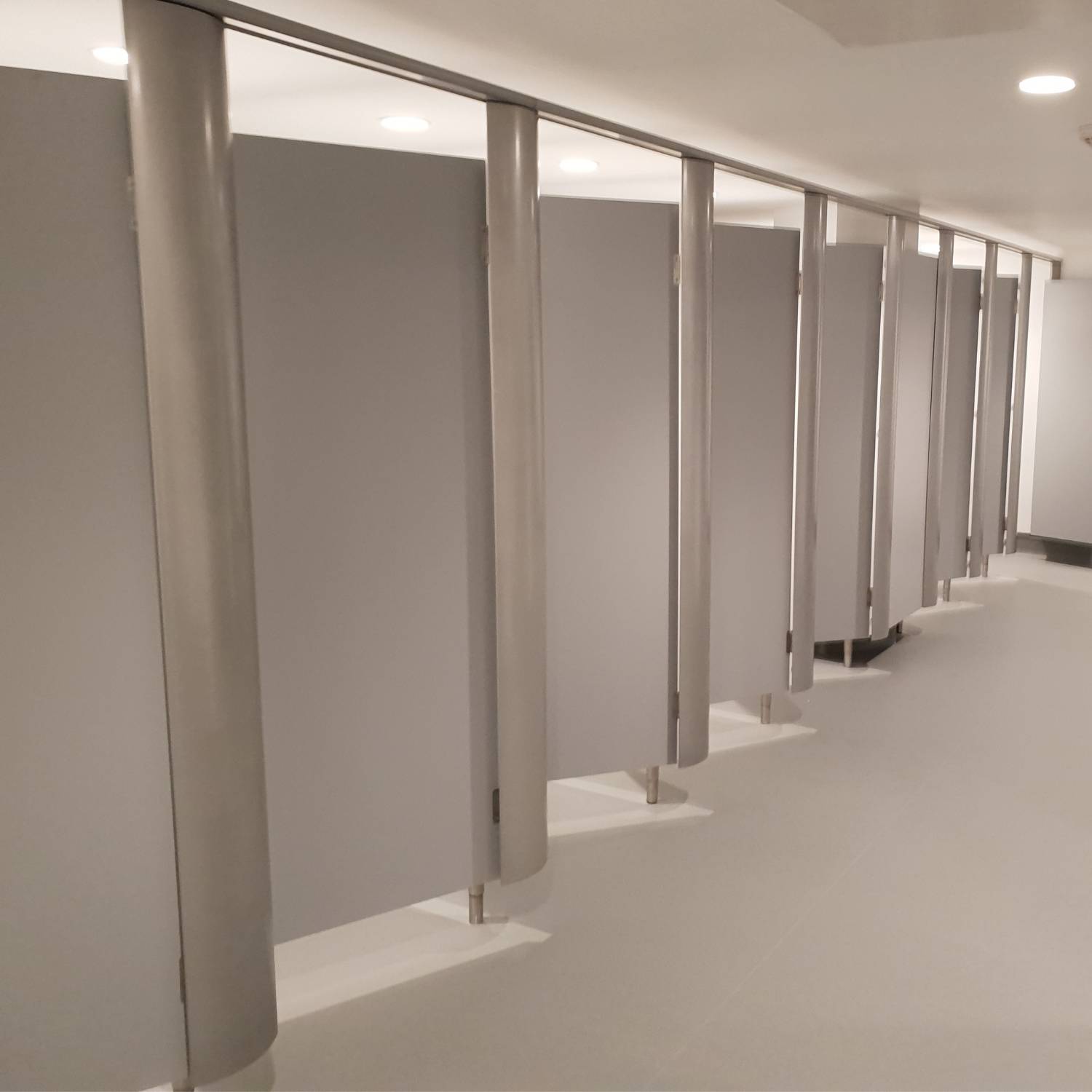 Curve Toilet Cubicles Concept Cubicle Systems NBS BIM Library