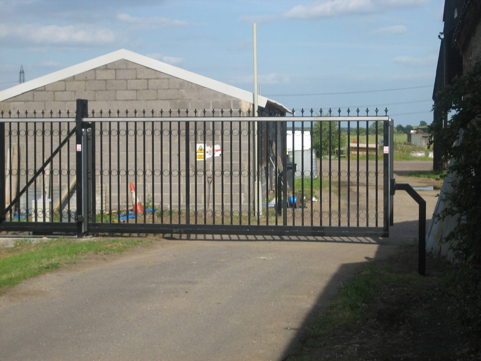 Type 3 Manual Sliding Gate Newgate (Newark) Ltd NBS Source