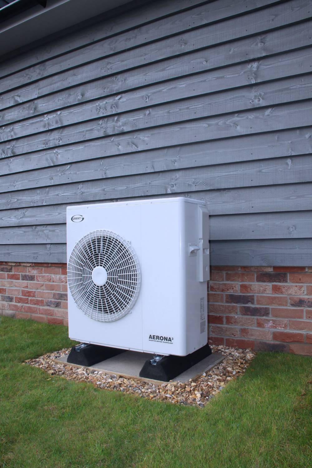 Grant Aerona³ 10kW R32 Inverter Driven Air Source Heat Pump Grant