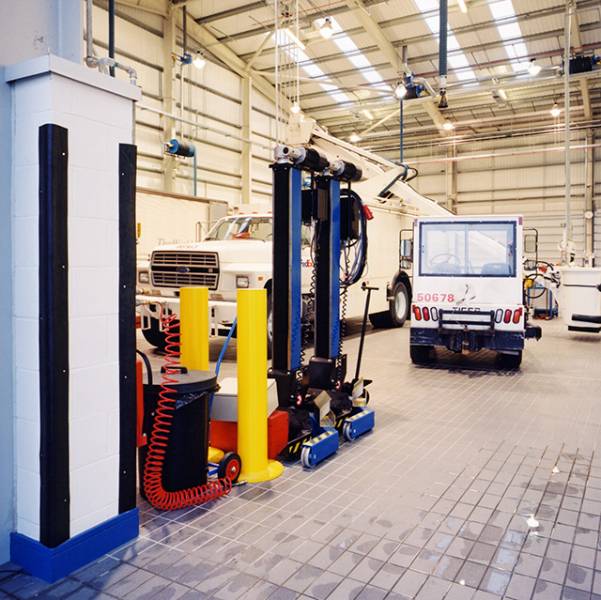 CS Acrovyn® 100C/ 75C Rubber Corner Guards Construction Specialties