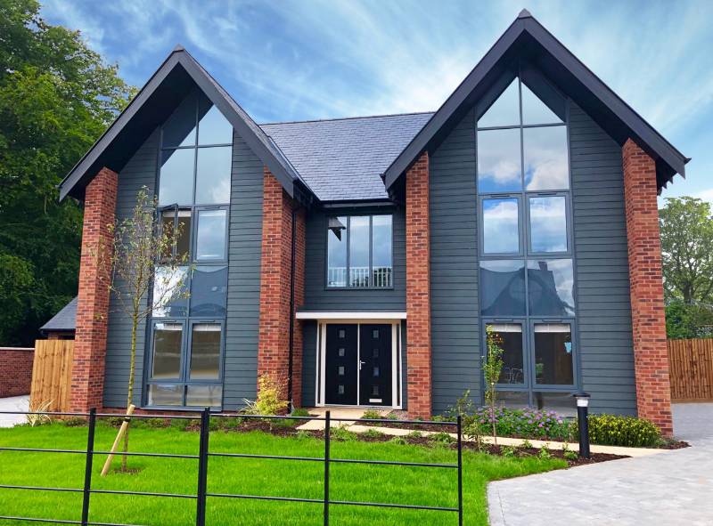 Kestrel Aluminium. Case Study Coton House Estate Kestrel Aluminium