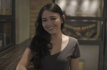 Batas Seksi Amanda Manopo dalam Berpakaian - Tabloidbintang.com