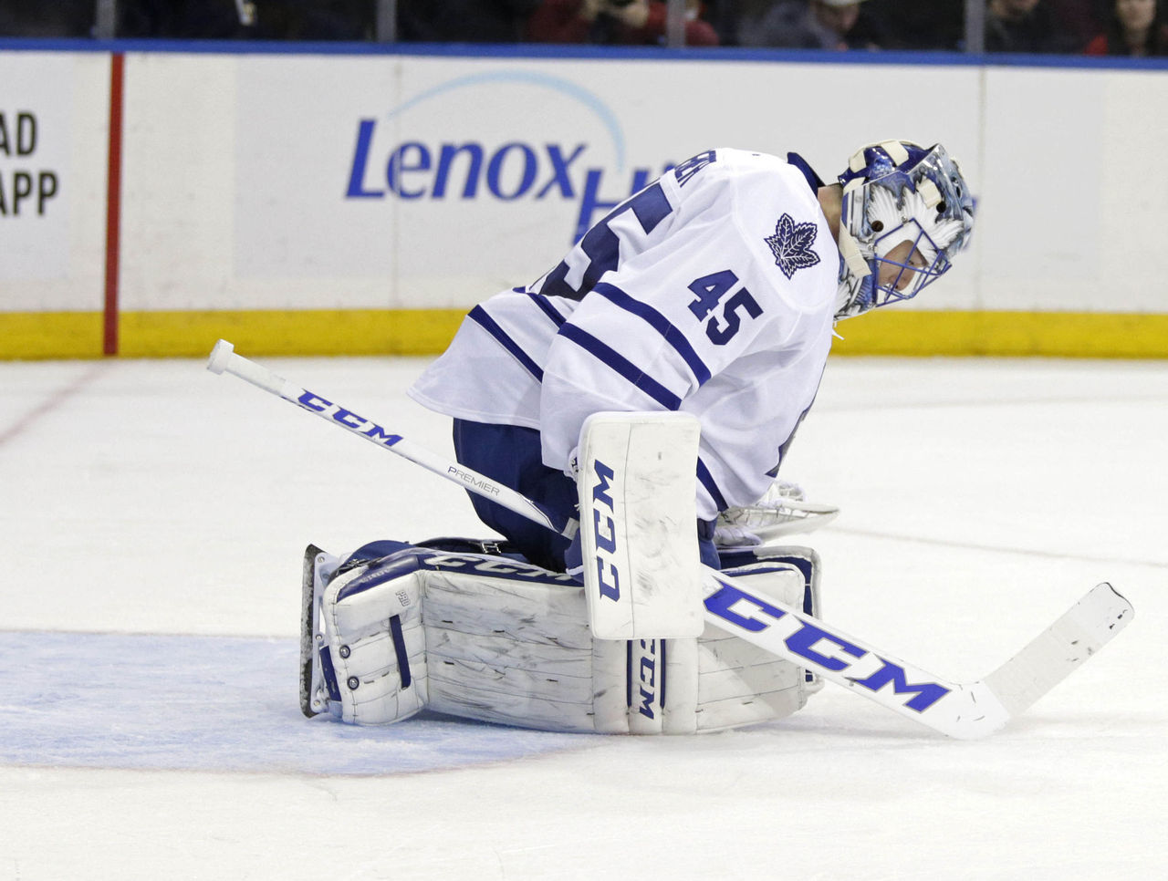 On the Fly, NHL Roundtable Pathetic Pacific, Bernier for better or